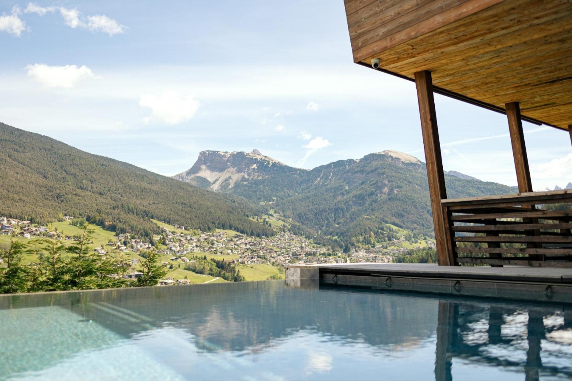 Hotel Niblea Dolomites Ortisei Exteriör bild